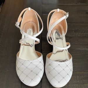 Badgley Mischka Girls Halo Dorsay Sandal size 4